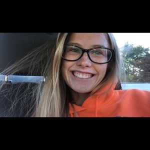 Meet your Posher, Kelli